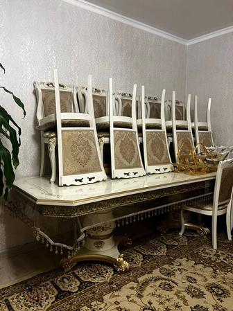 Стол со стульями