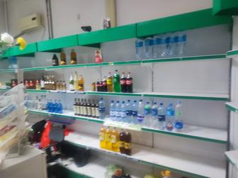 Стеллажи витрины торг.оборудование и.т.д.