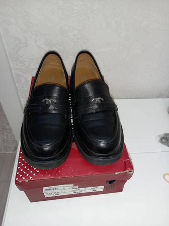Продаются новые женские кожанные туфли недорого
