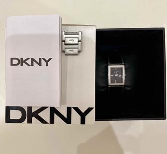 Часы dkny