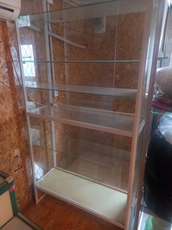 Продам шкаф витрина
