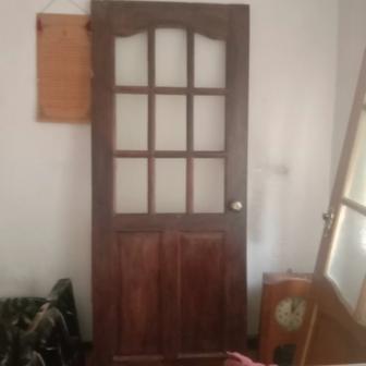 Продам двери б/у деревянные