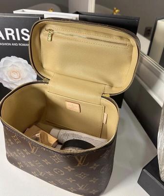 Косметичка LV