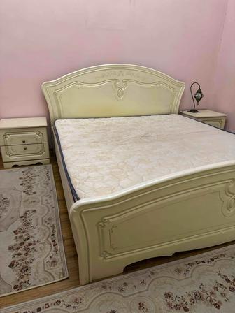 Продаю спальный гарнитур