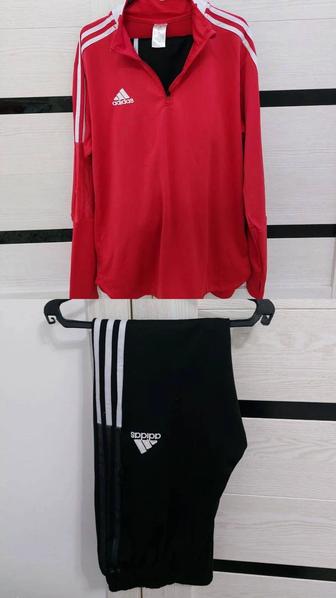 Двойка Adidas (спортивный)