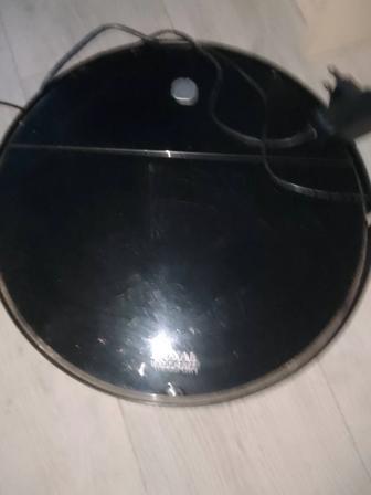 Срочно продам робот пылесос