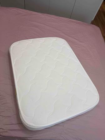 Продам матрас 70x90 в комплекте наматрасник от happy baby