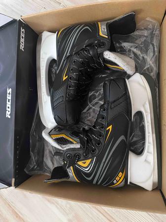 Коньки хокейные