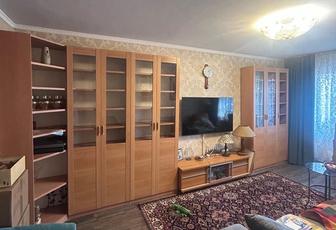 Продам шкаф-витрина