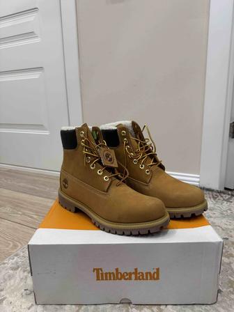 Продам зимние ботинки Timberland