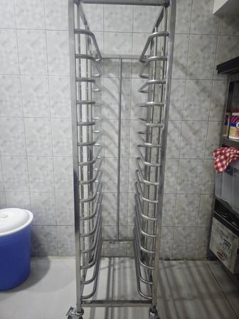 Кондитерская тележка шпилька