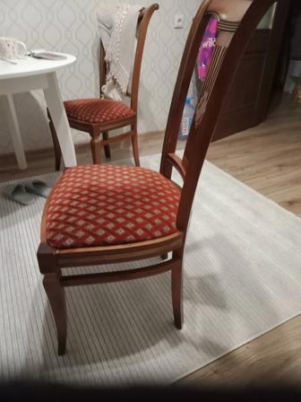 Продам стулья со спинкой и стол
