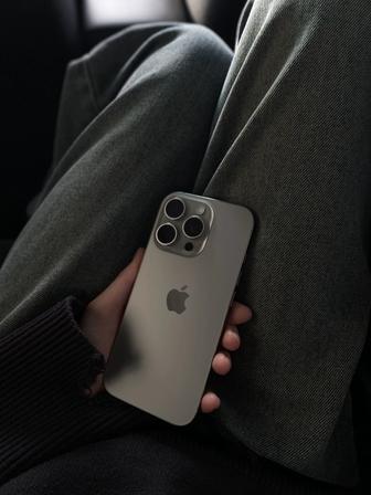 iPhone 15 pro titanium