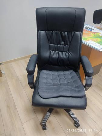 Продаем кресло руководителя