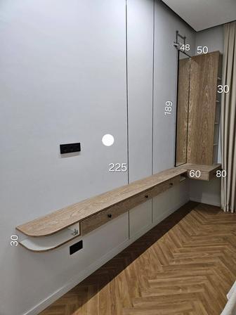 Продаю зеркало со шкафом