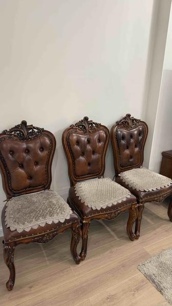 Стулья продам кожаные