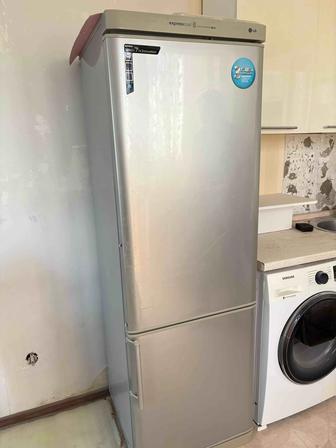 Продается холодильник