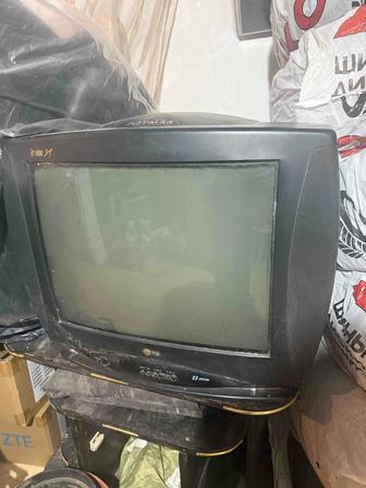 Телевизор 5000 тг.