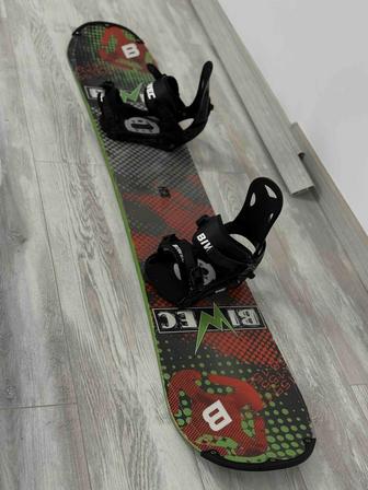 Продам сноуборд с креплениями в отличном состоянии