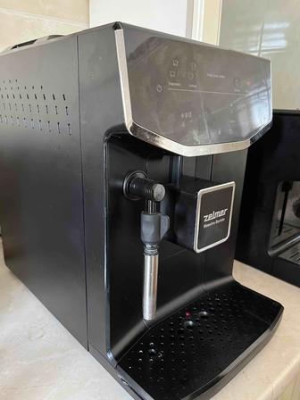 Кофемашина Zelmer ZCM-8121 Barista