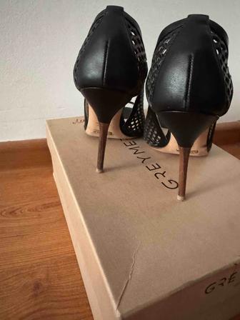 Продам босоножки