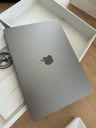 MacBook Air Apple 15 дюймов, 8/256 гига 2024 год