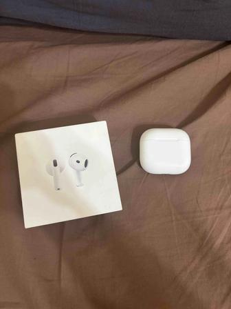 Airpods 4 (почти новые,)