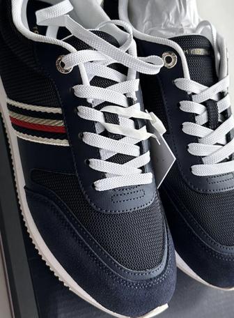 Продам кроссовки Tommy Hilfiger
