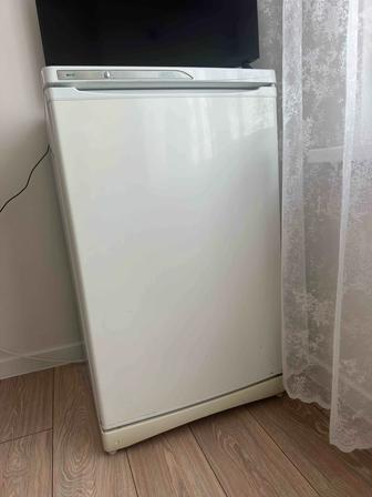 Продам морозильник Stinol