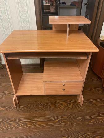 Продам компьютерный столик