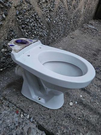 Нижняя часть унитаза