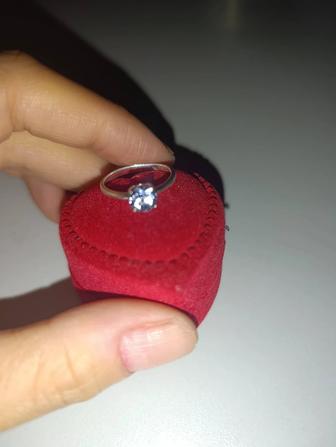 Серебряное кольцо с камнем аметист