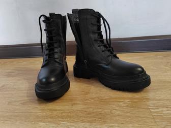 Продам демисезонные ботинки