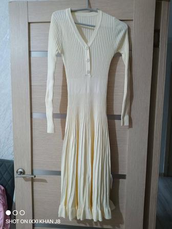 Платья вечерние