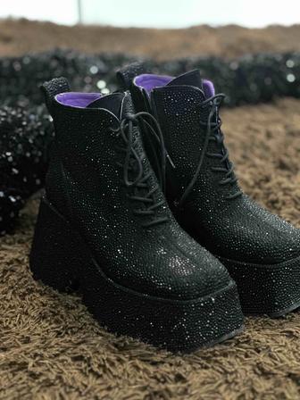 Продам ботинки