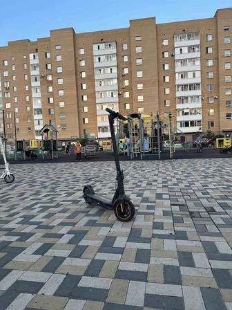 Электросамокат Ninebot KickScooter Max G30