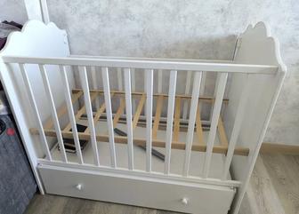 Продам кроватку детскую со шкафом и балдахином