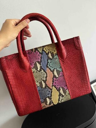 Продам сумку из кожи питона