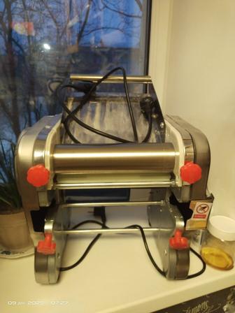 Срочно продам тестораскатку,лапшерезку