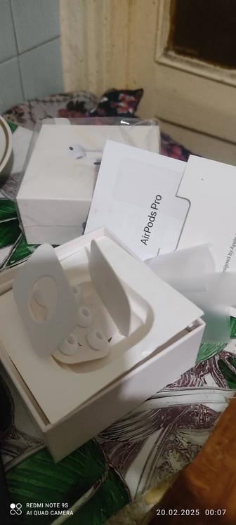 Продам беспроводные наушники Airpods Pro