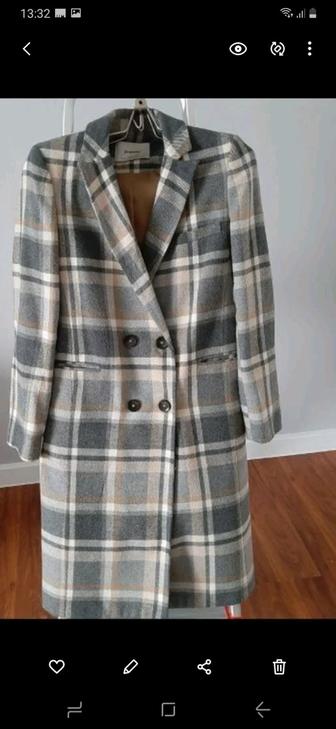 Женские пальто, платья и юбки на лето