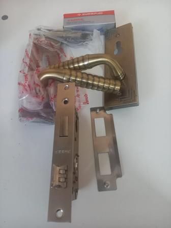 Замок продам