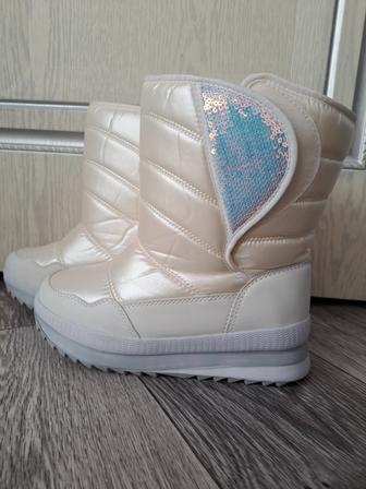 Продам детские сапоги