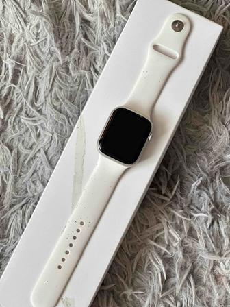 Продам Apple Watch 7 (45 mm)