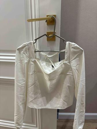 Продам рубашку белую