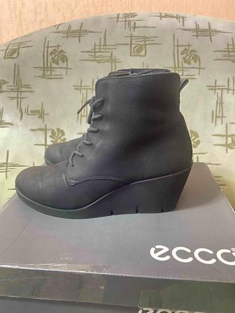 Ботинки женские