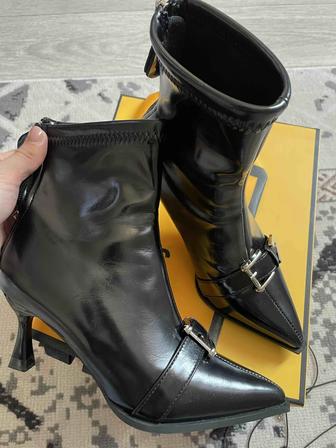 Женская обувь ( ботильоны )