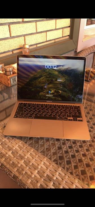 Apple MacBook Air 13 M1 (2020)