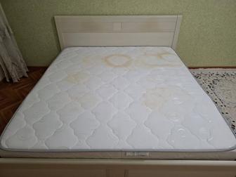 Продается двуспальная кровать
