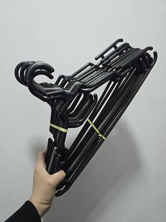 Вешалки плечики для одежды